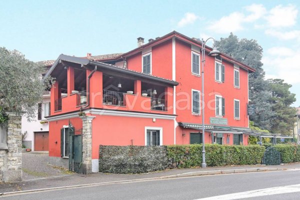 appartamento in vendita ad Erba