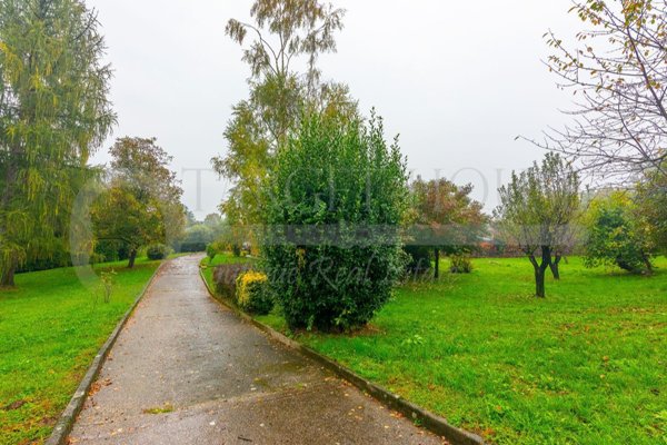 casa indipendente in vendita ad Erba