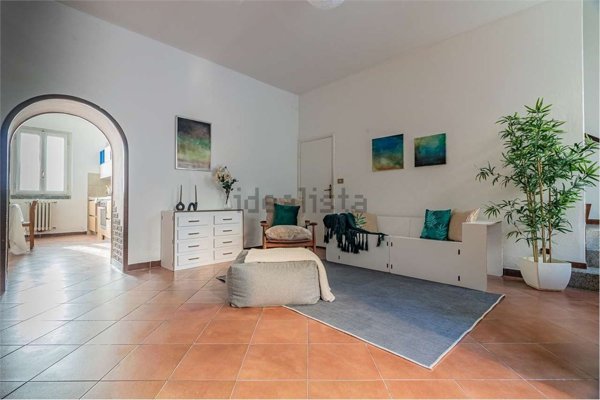 casa indipendente in vendita ad Erba