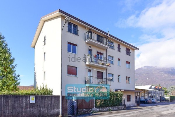 appartamento in vendita ad Erba