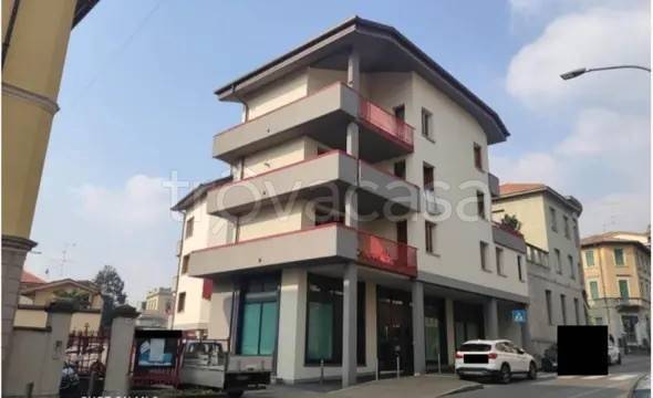 appartamento in vendita ad Erba