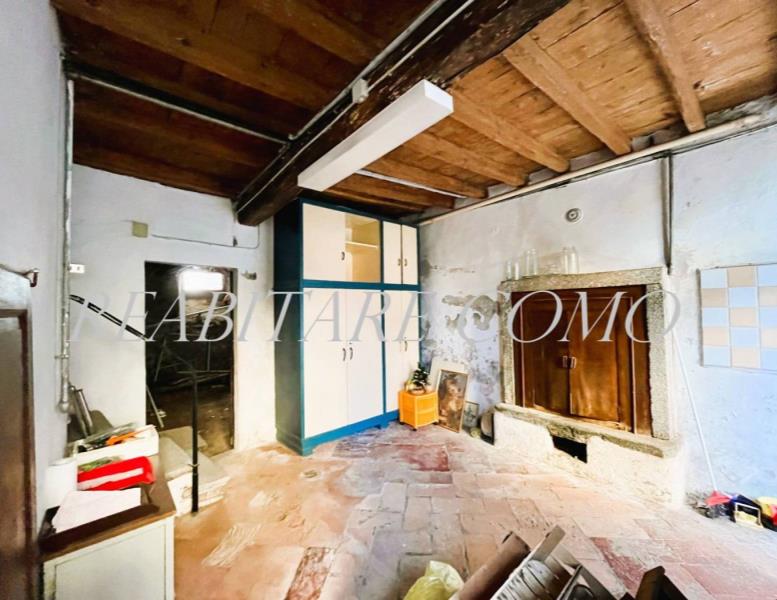 casa indipendente in vendita ad Erba