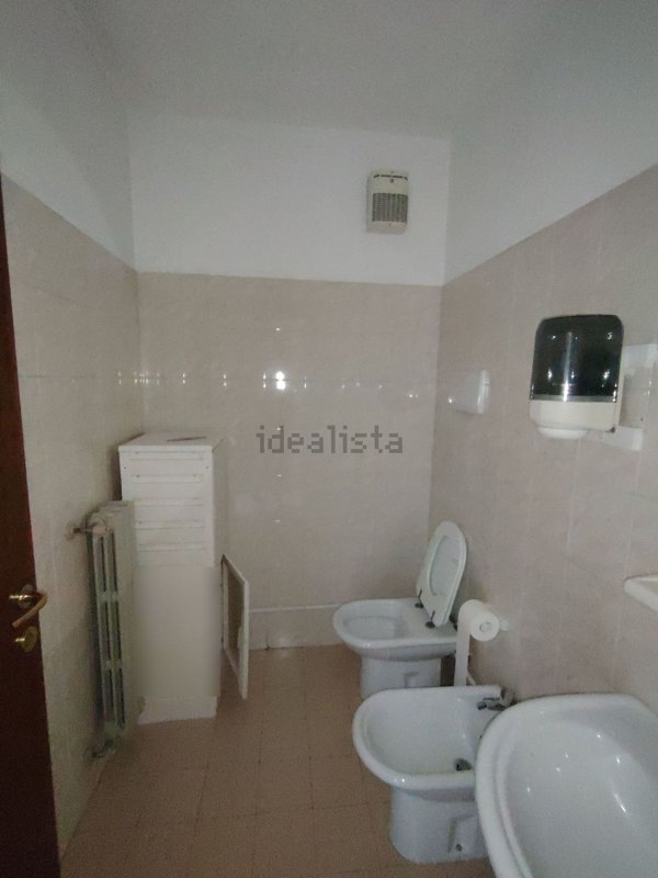 ufficio in vendita ad Erba