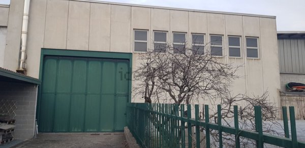 casale in vendita ad Erba