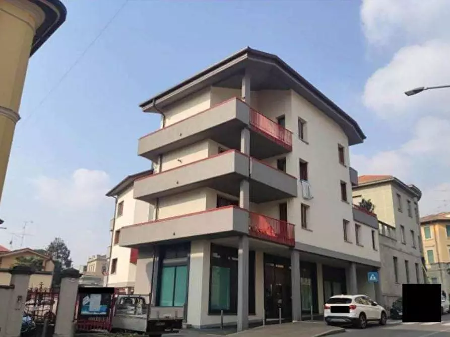 appartamento in vendita ad Erba