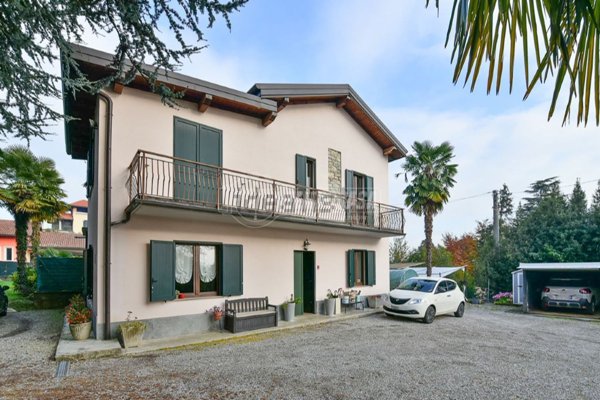 appartamento in vendita ad Erba