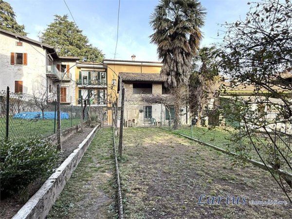 appartamento in vendita ad Erba