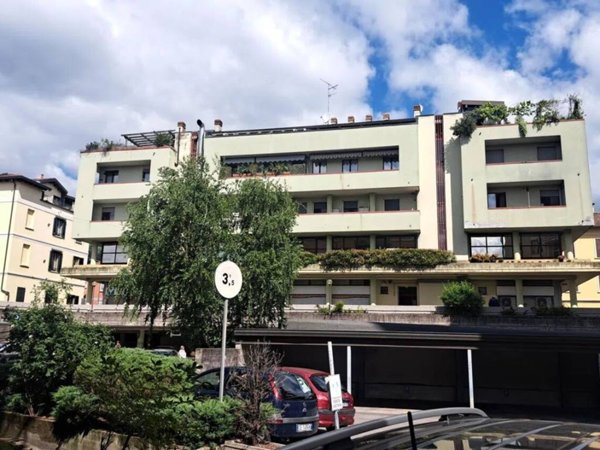 appartamento in vendita ad Erba