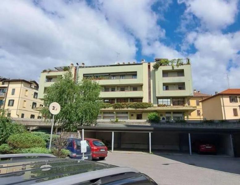 appartamento in vendita ad Erba