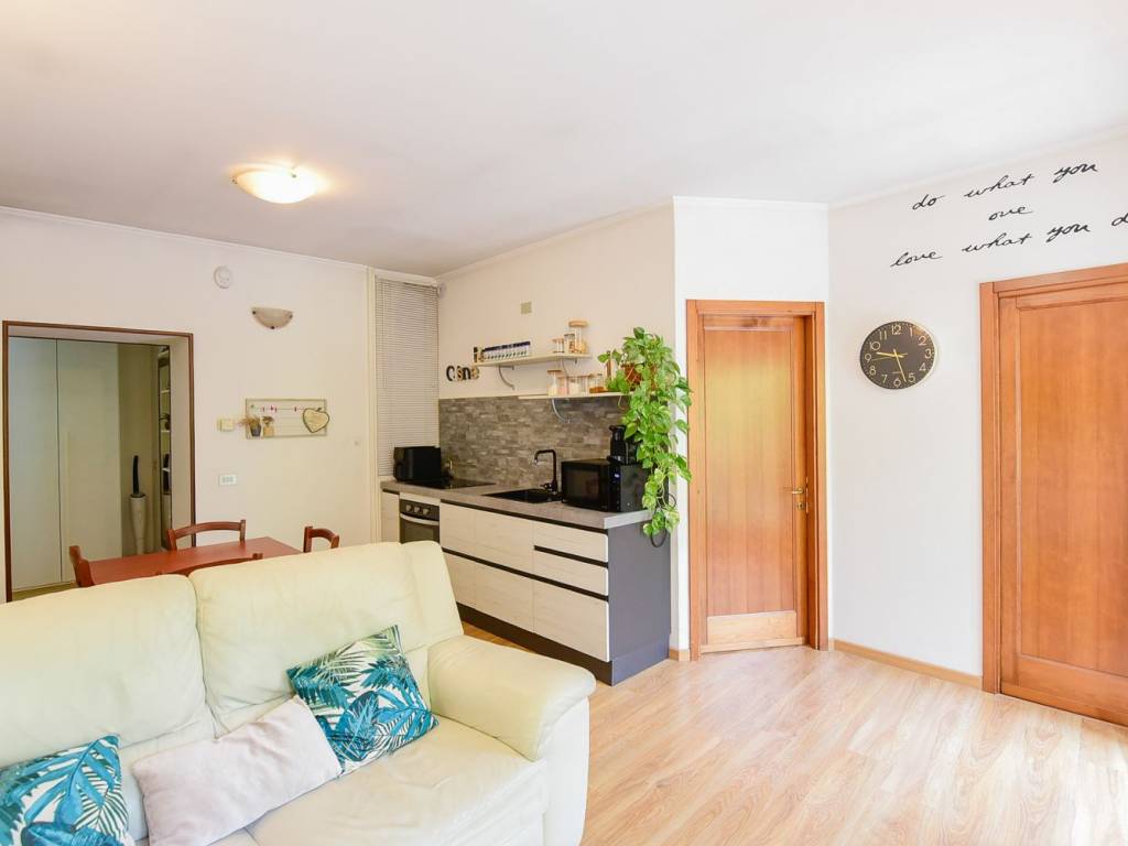 appartamento in vendita ad Erba