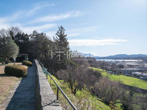 appartamento in vendita ad Erba