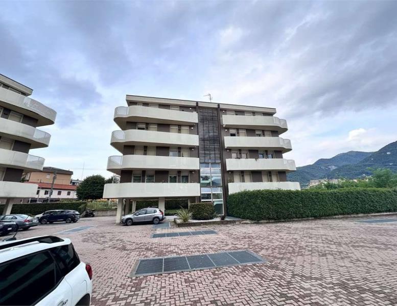 appartamento in vendita ad Erba