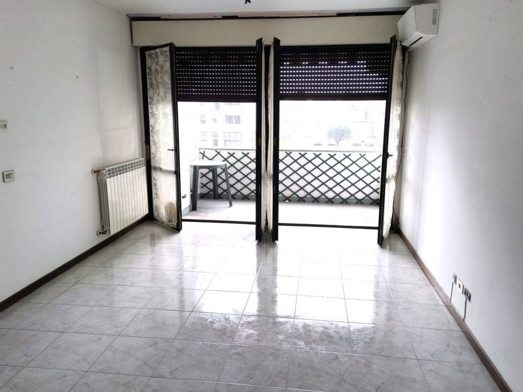 appartamento in vendita ad Erba