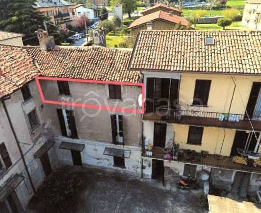 appartamento in vendita ad Erba