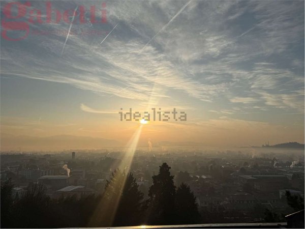 appartamento in vendita ad Erba