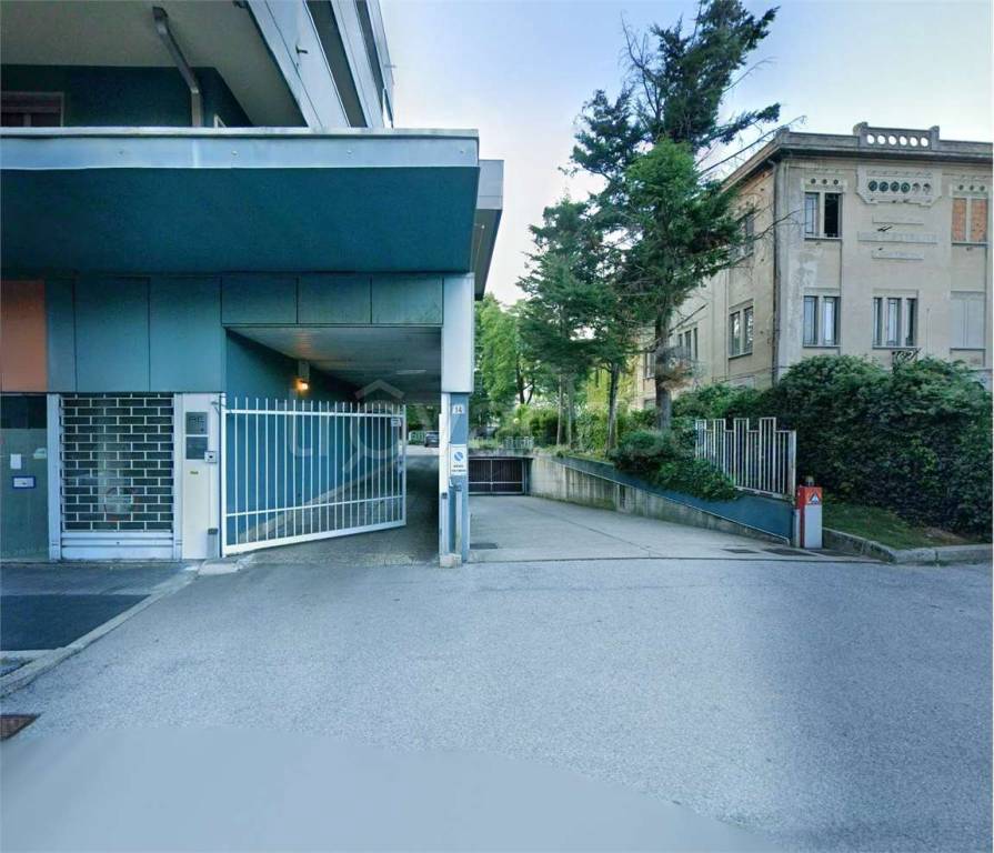 appartamento in vendita ad Erba