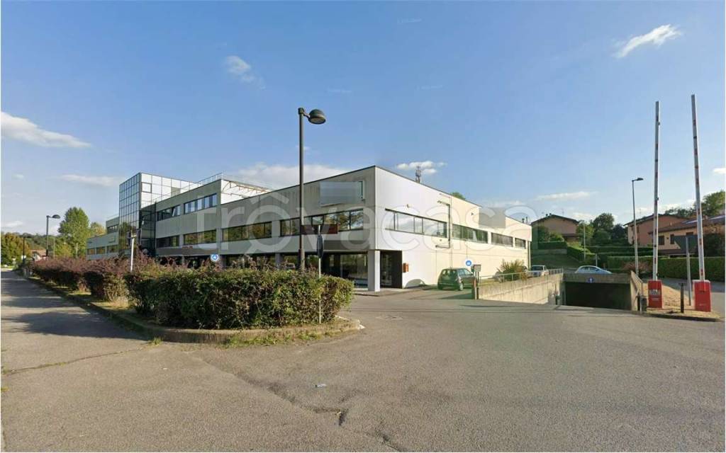 appartamento in vendita ad Erba