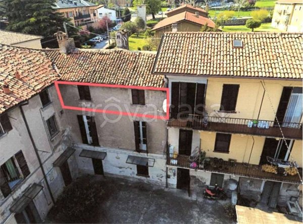appartamento in vendita ad Erba