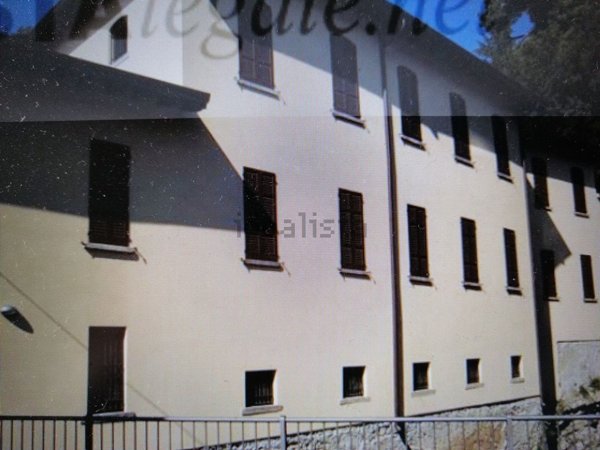 appartamento in vendita ad Erba