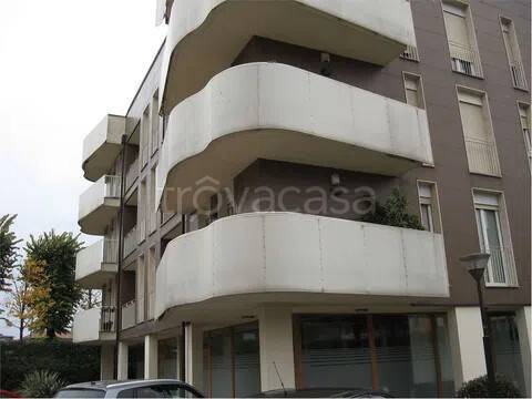 appartamento in vendita ad Erba