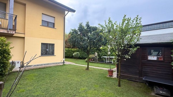 appartamento in vendita ad Erba