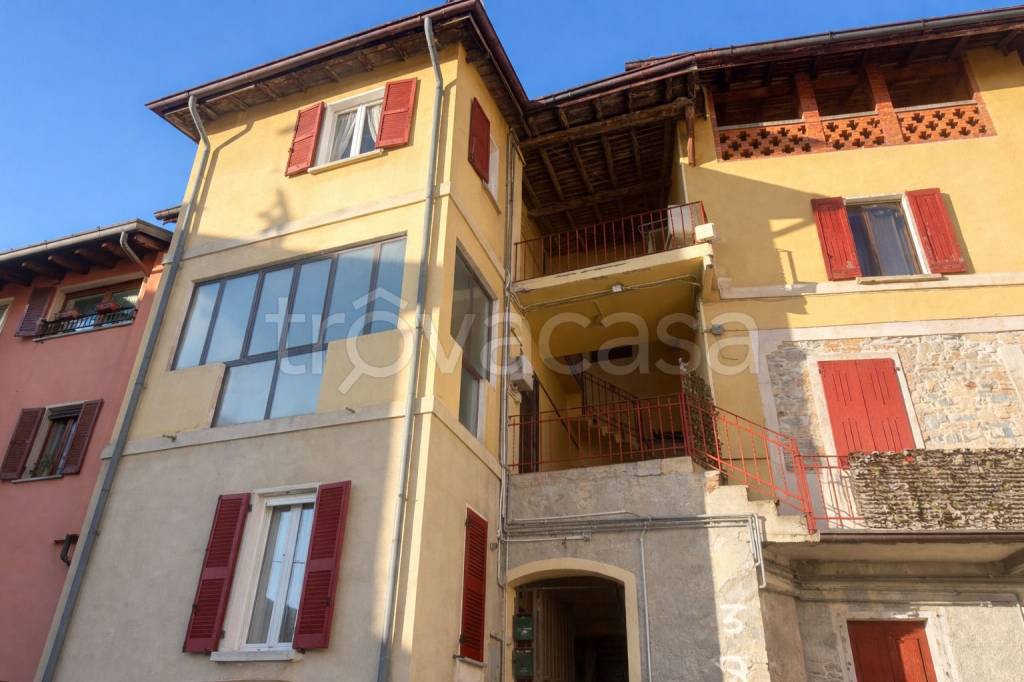 appartamento in vendita ad Erba