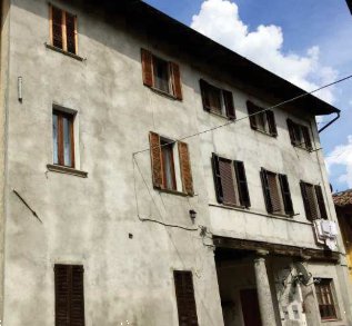 appartamento in vendita ad Erba