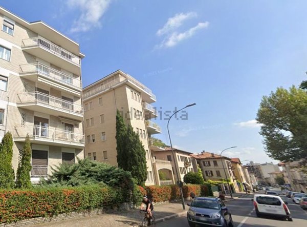 ufficio in vendita ad Erba