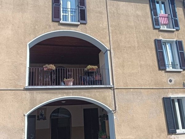 appartamento in vendita ad Erba