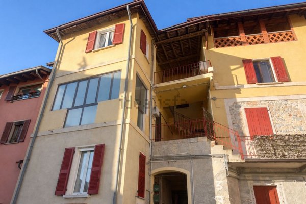 appartamento in vendita ad Erba