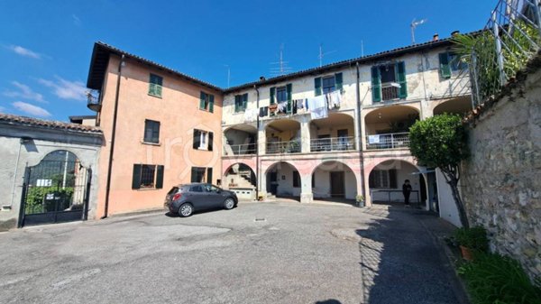 appartamento in vendita ad Erba