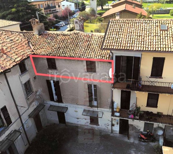 appartamento in vendita ad Erba