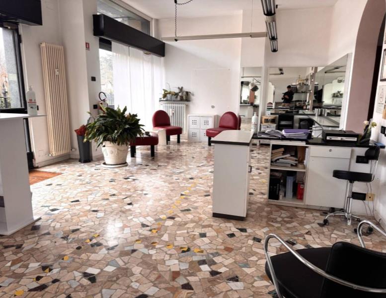 appartamento in vendita ad Erba