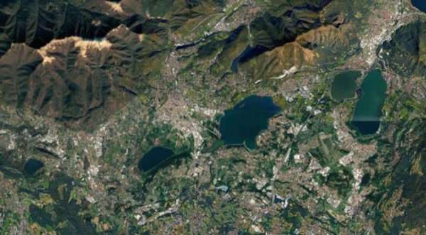 locale di sgombero in vendita ad Erba