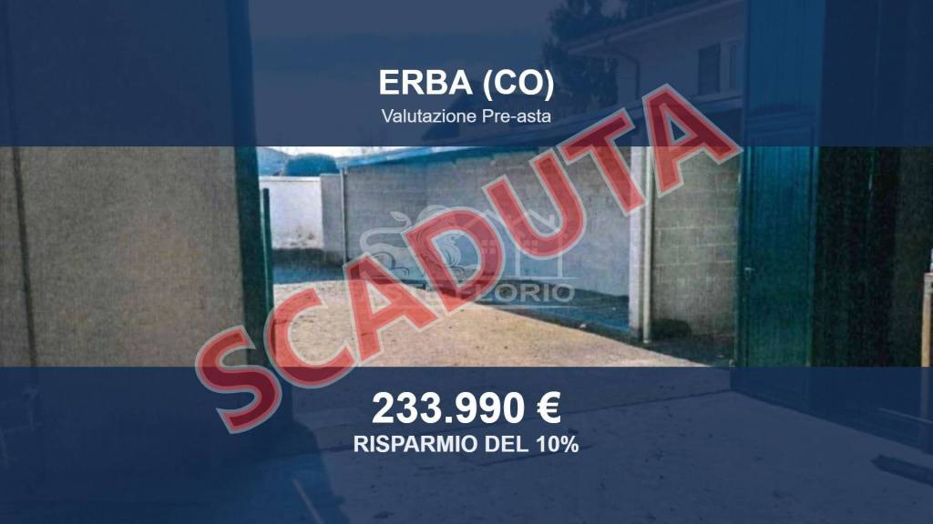 casale in vendita ad Erba