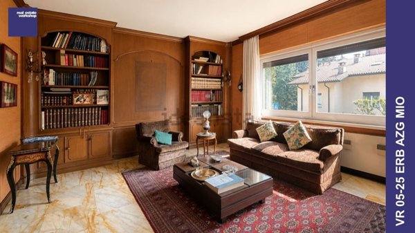 casa indipendente in vendita ad Erba