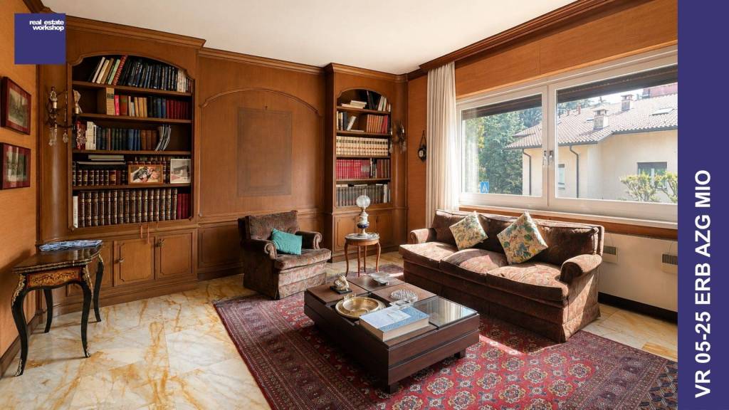 casa indipendente in vendita ad Erba