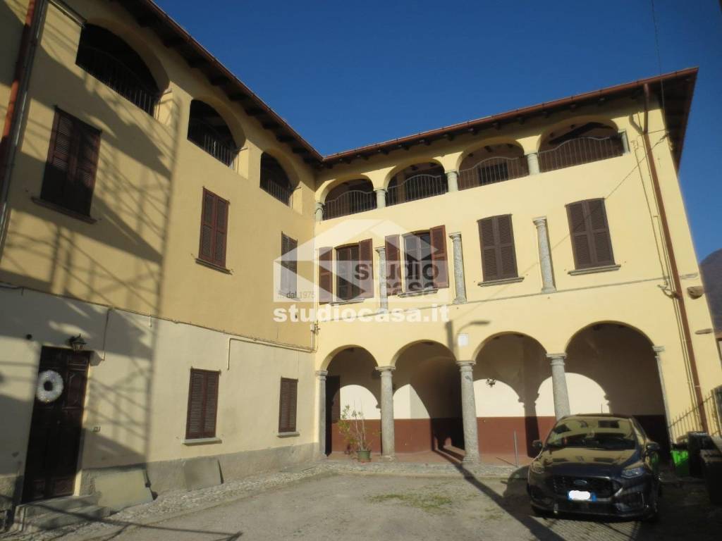 appartamento in vendita ad Erba