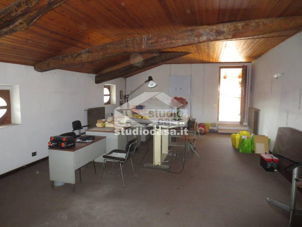 appartamento in vendita ad Erba