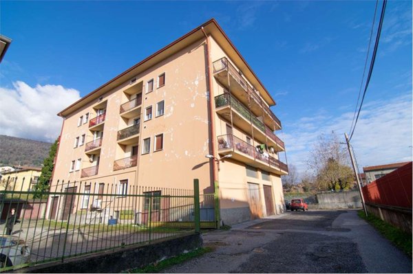 appartamento in vendita ad Erba