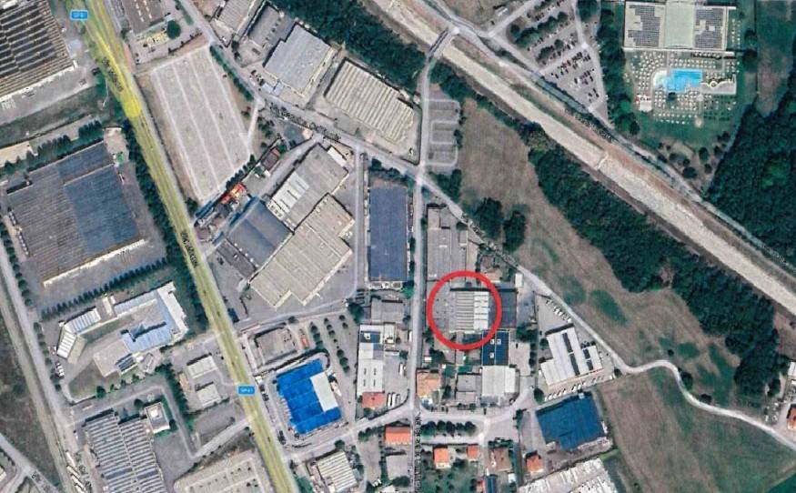 locale commerciale in vendita ad Erba