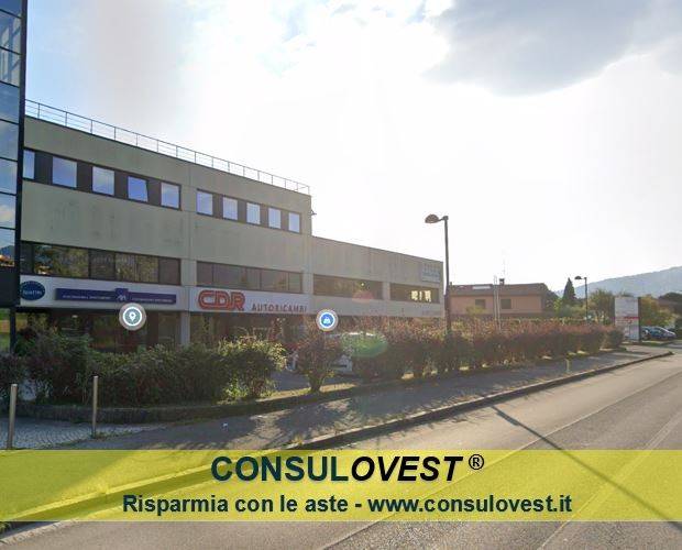 locale commerciale in vendita ad Erba