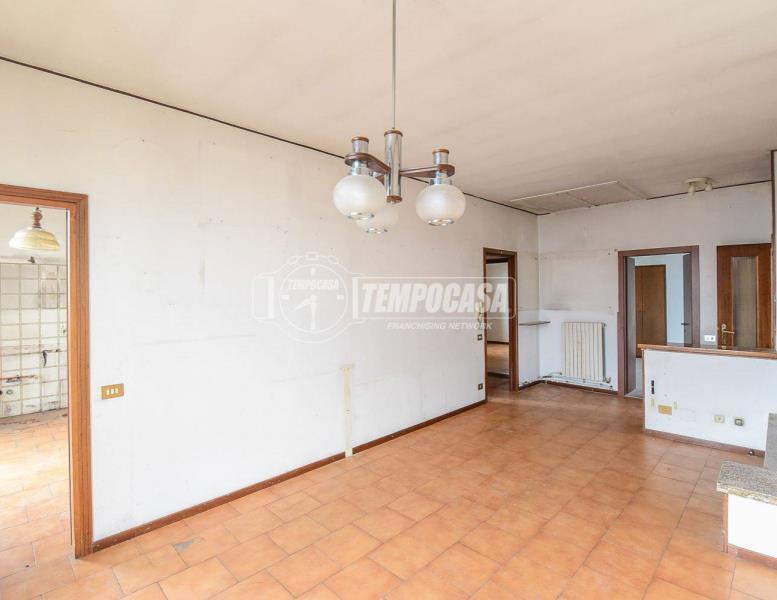 appartamento in vendita ad Erba