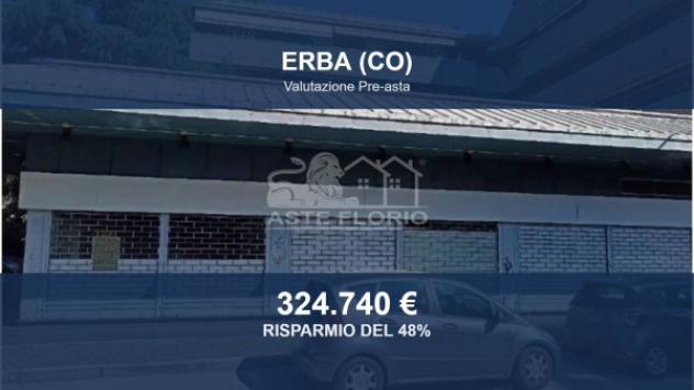 locale commerciale in vendita ad Erba