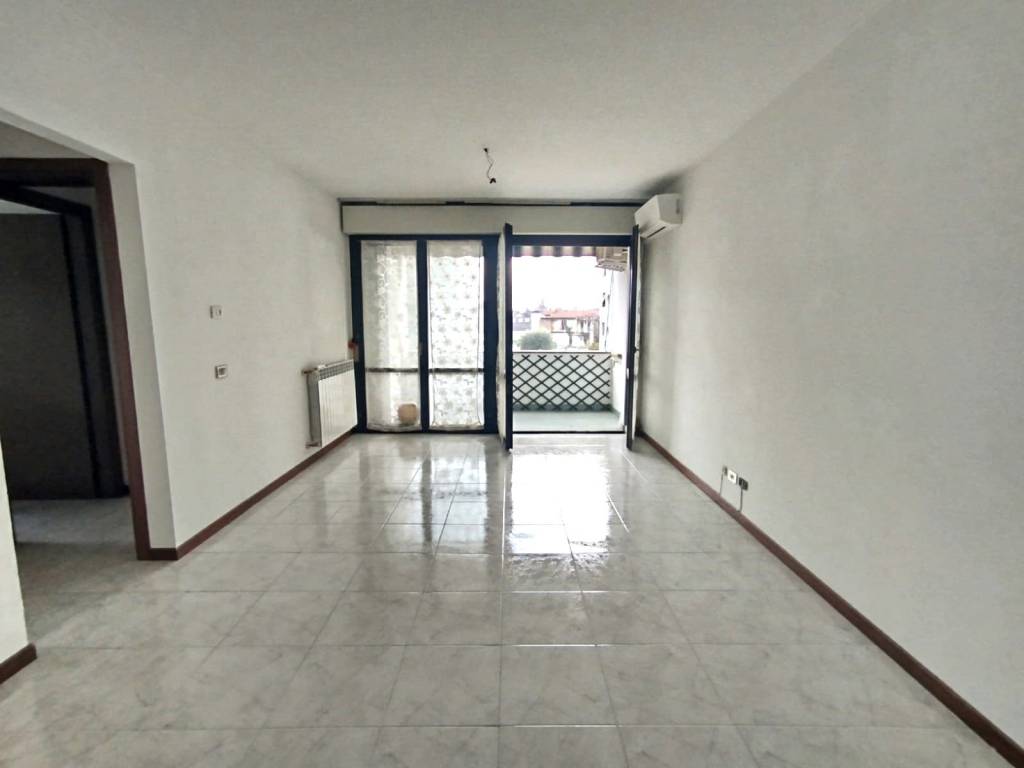 appartamento in vendita ad Erba