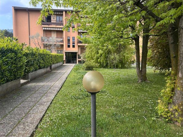 appartamento in vendita ad Erba