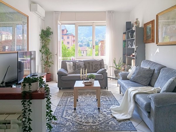 appartamento in vendita ad Erba
