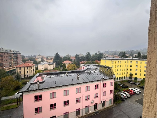 appartamento in vendita ad Erba
