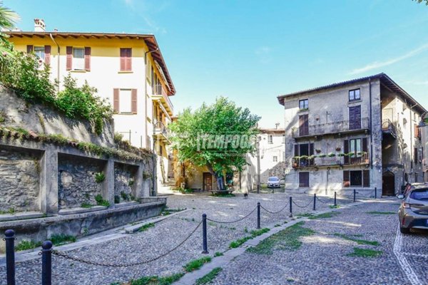 appartamento in vendita ad Erba