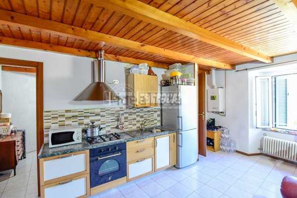 appartamento in vendita ad Erba
